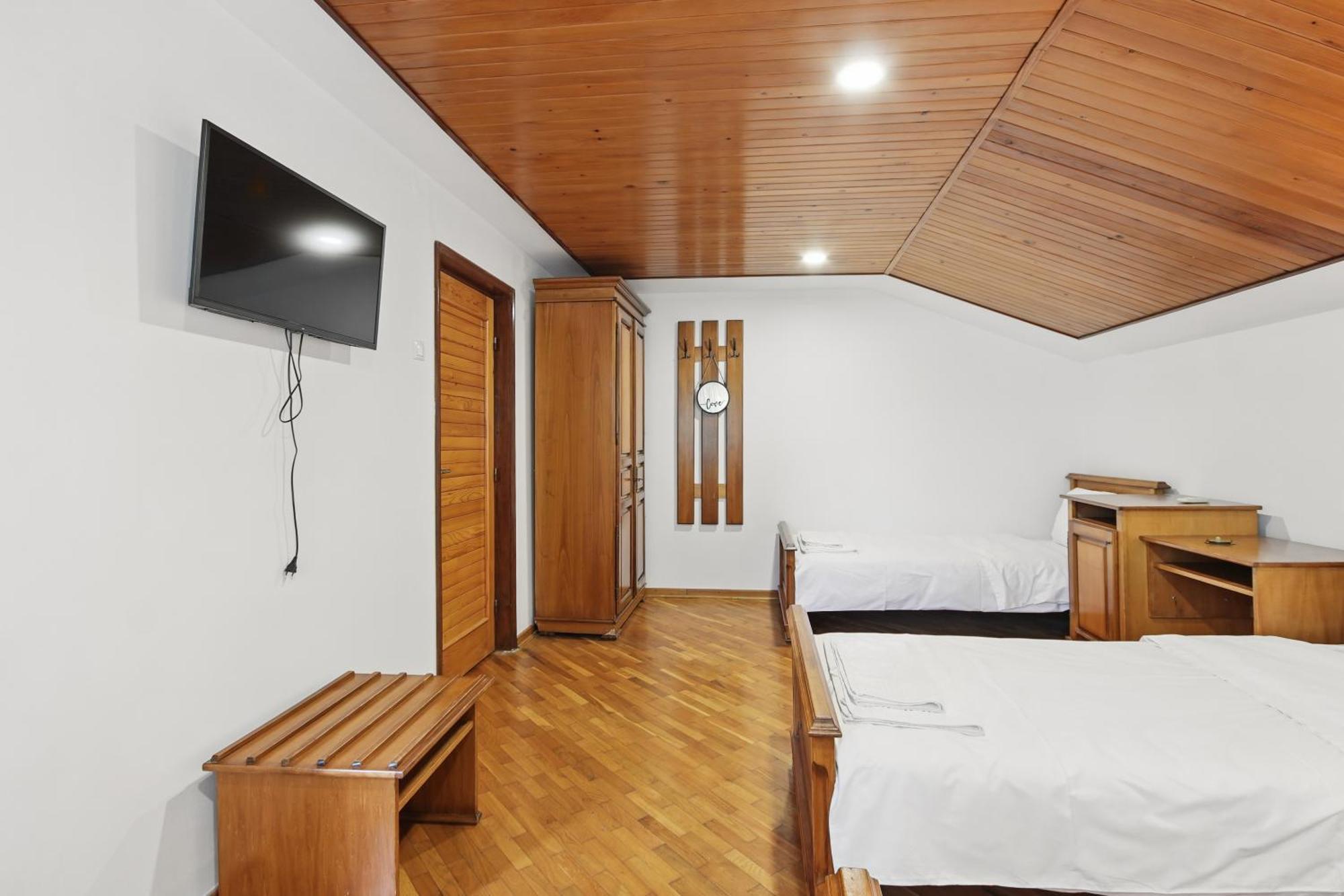Casa Galand Hotel Parscov Екстериор снимка