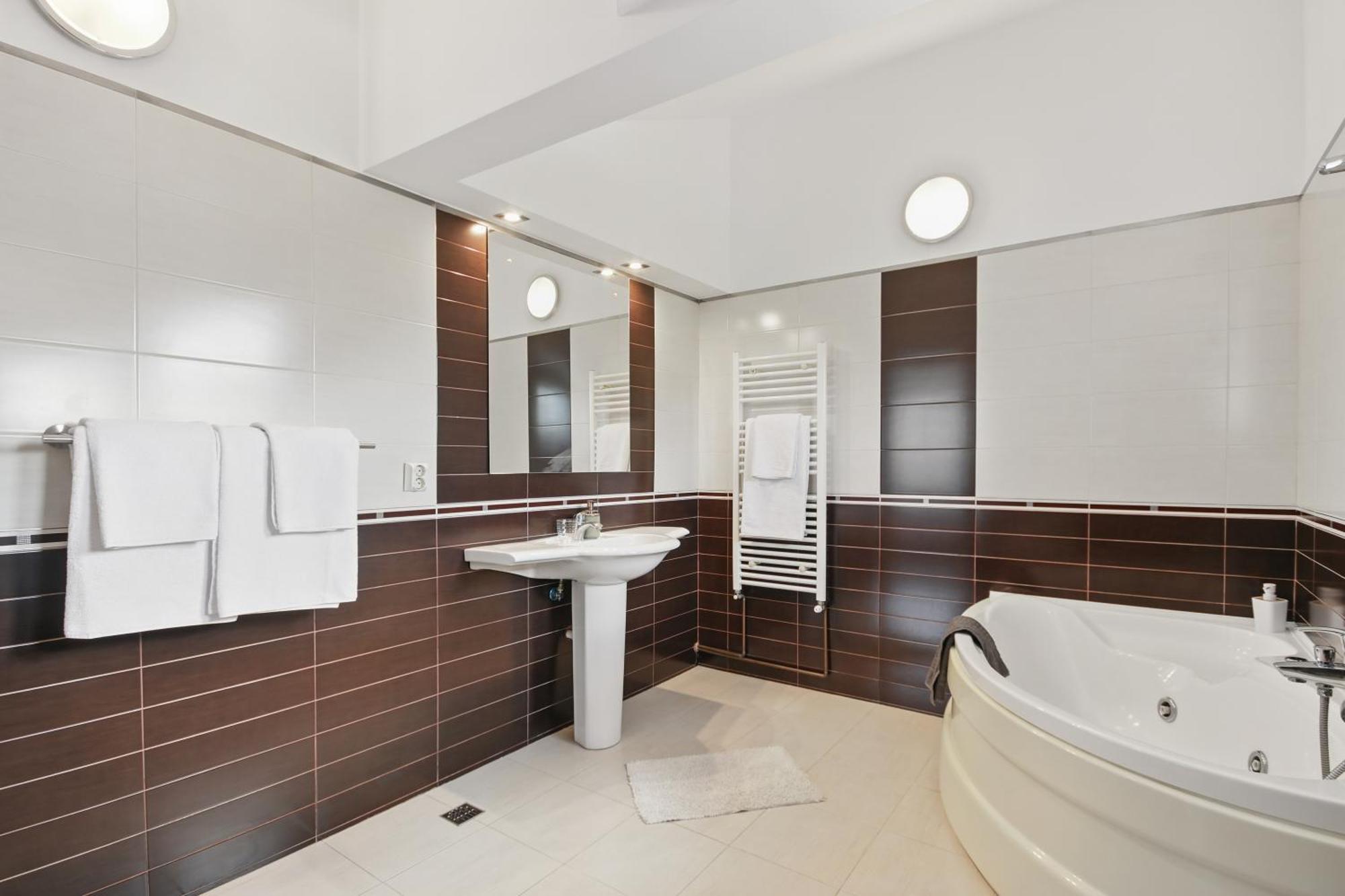 Casa Galand Hotel Parscov Екстериор снимка