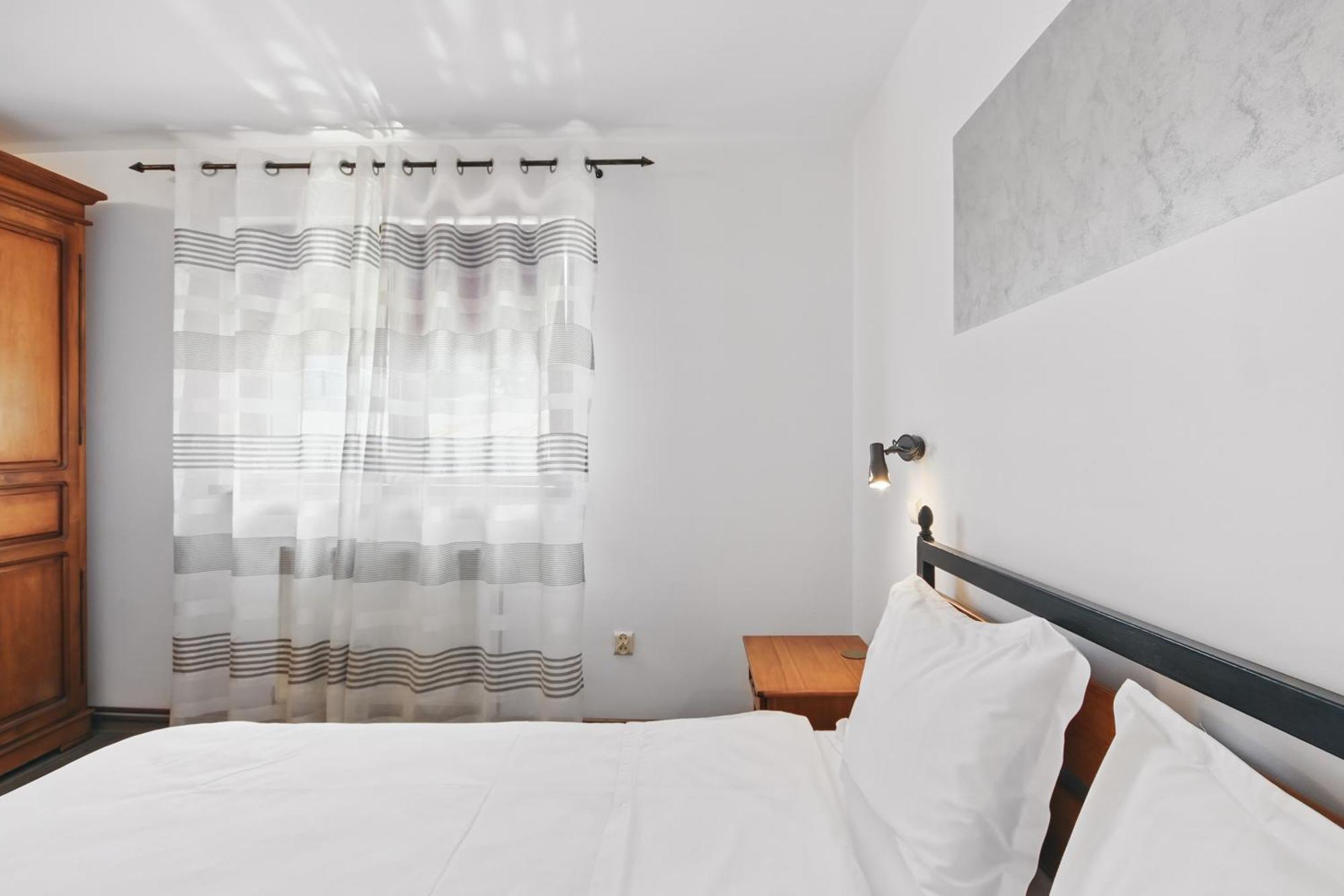 Casa Galand Hotel Parscov Екстериор снимка