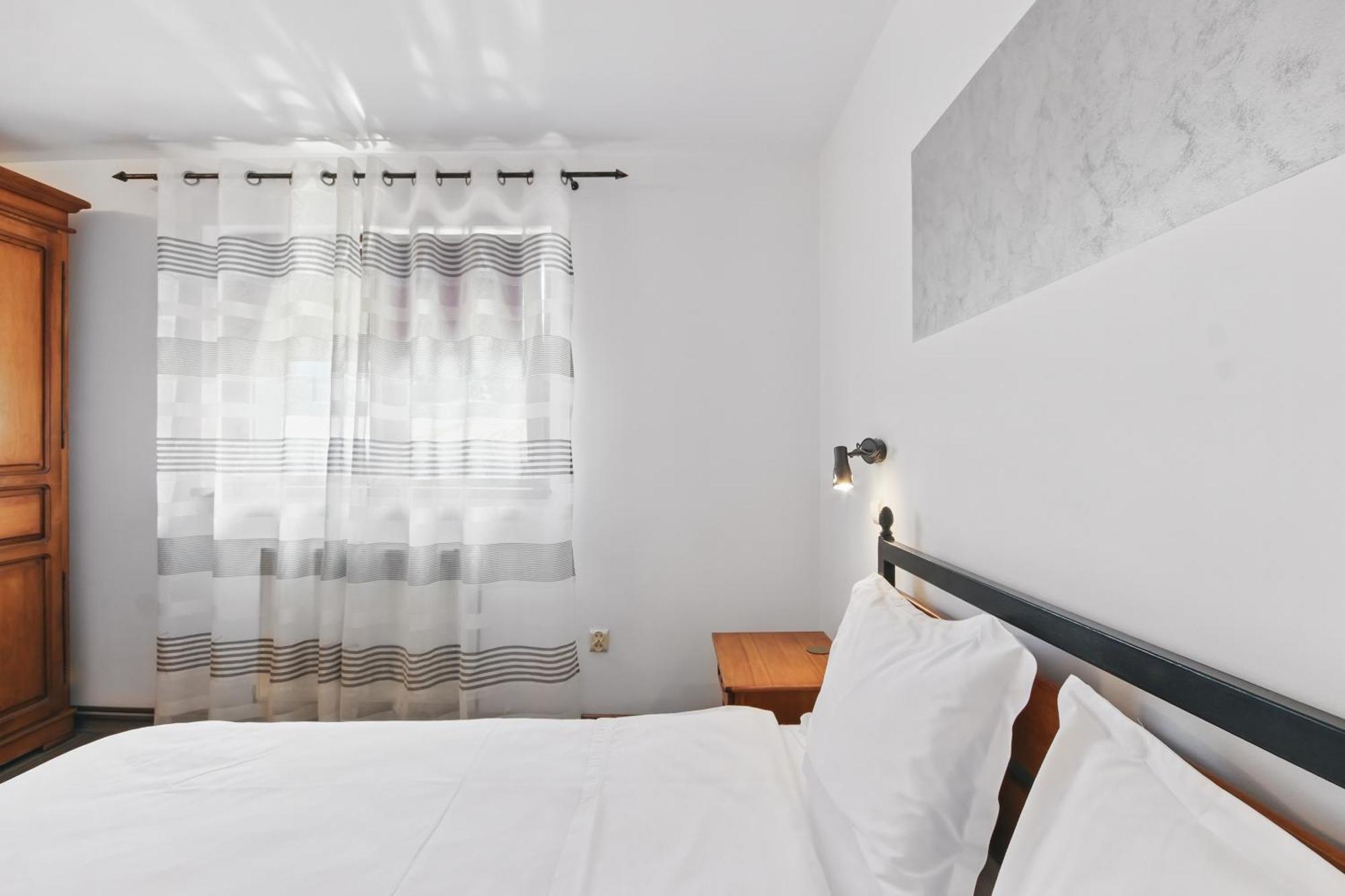 Casa Galand Hotel Parscov Екстериор снимка
